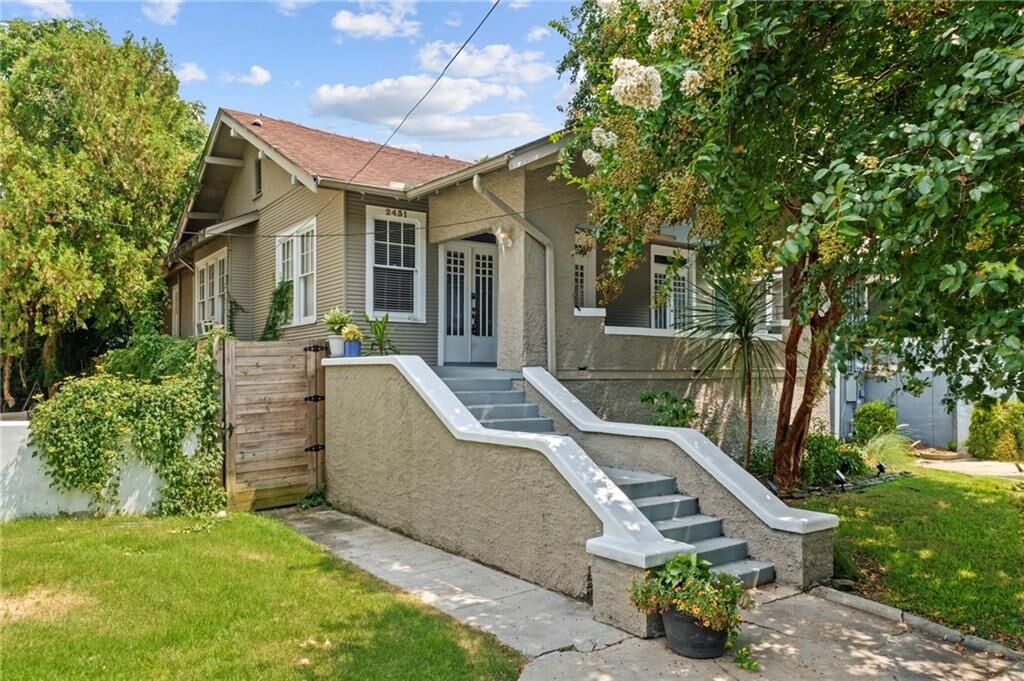 Property Photo: 2431 Calhoun Street LA 70118