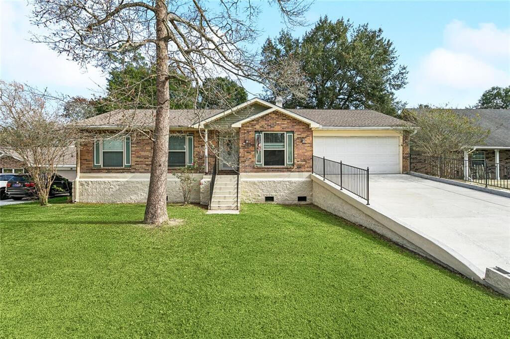 Property Photo: 120 Pine Circle LA 70458