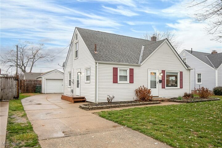 Property Photo: 1227 Ellwood Avenue SW OH 44710