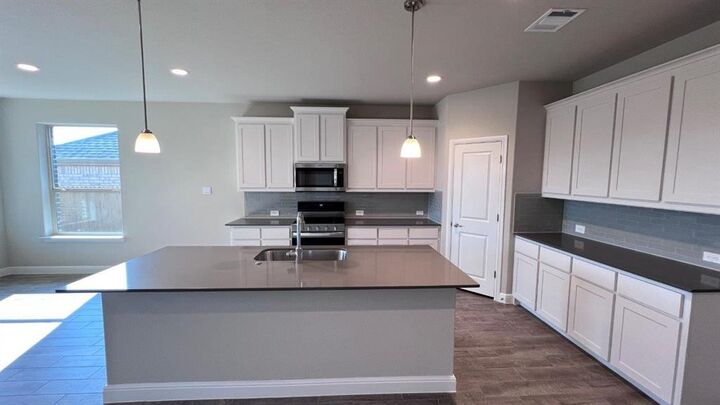 Property Photo: 109 Medina Lane TX 76078