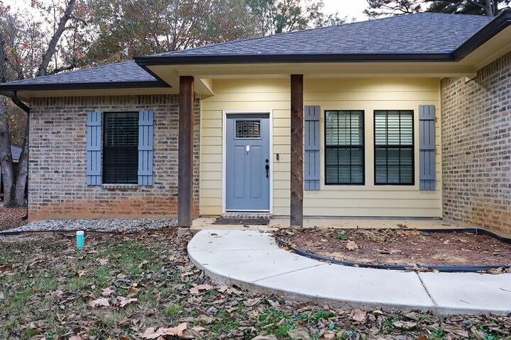 901 Lee Street  Benton LA 71006 photo