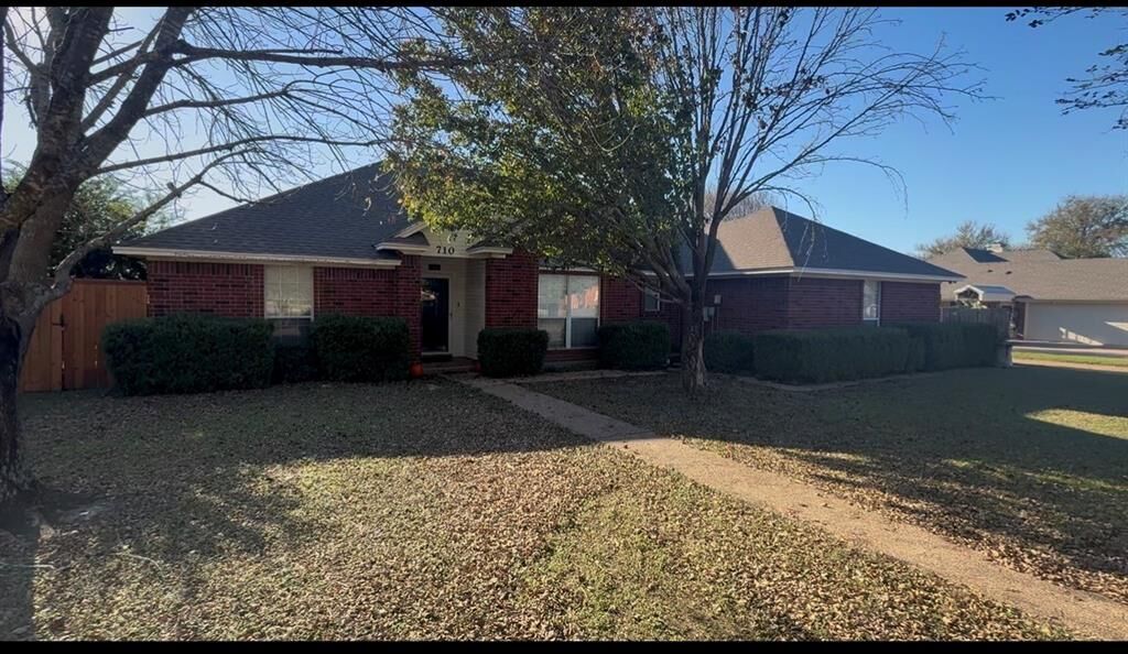 Property Photo:  710 N Old Robinson Road  TX 76706 