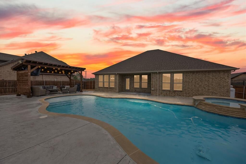 Property Photo:  5405 Ranger Drive  TX 76065 