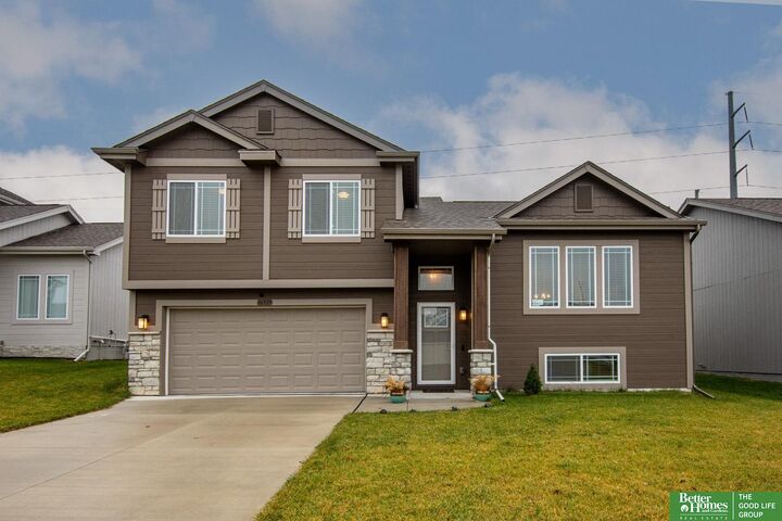 Property Photo:  16929 Nebraska Avenue  NE 68116 