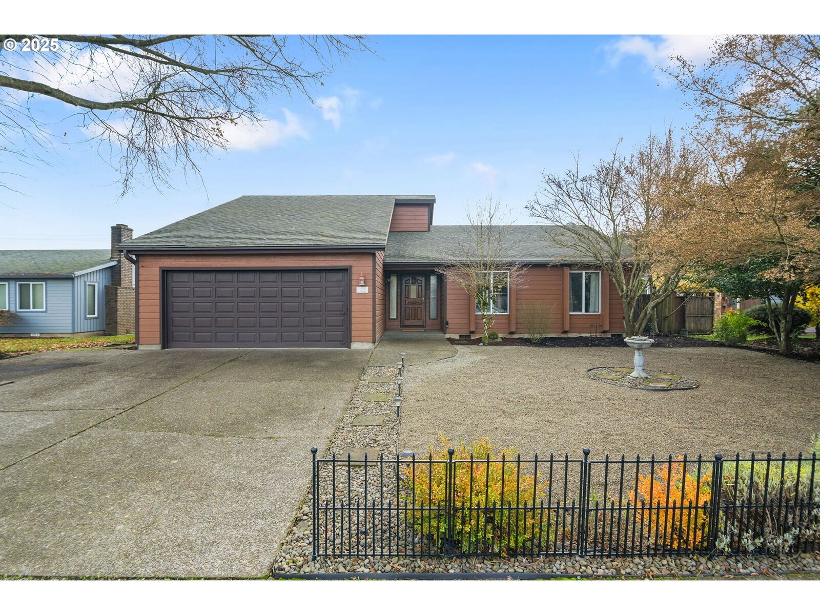 Property Photo:  325 SW 12th Ave  OR 97013 