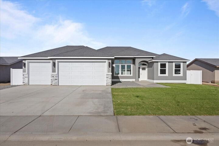 Property Photo:  700  N Street NE  WA 98848 