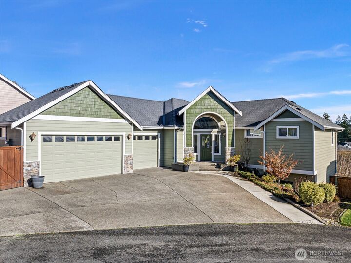 Property Photo:  7806  211th Avenue E  WA 98391 