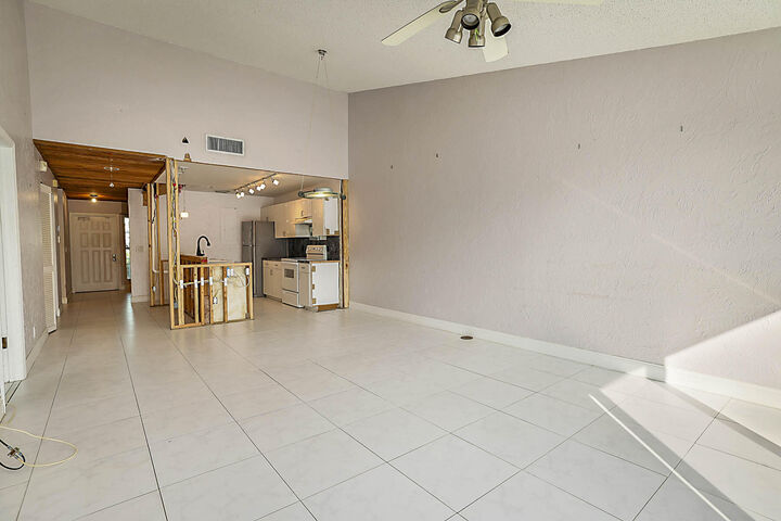 Property Photo:  1513 Ocean Dunes Circle  FL 33477 