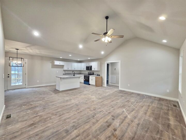 Property Photo: 305 Hunters Circle KY 42276