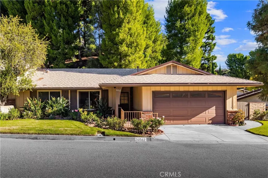Property Photo:  26562 Cardwick Court  CA 91321 