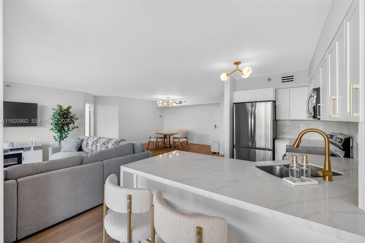 Property Photo:  19101 Mystic Pointe Dr 402  FL 33180 