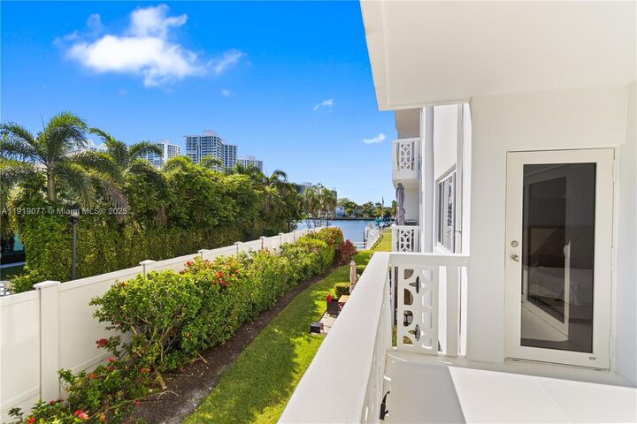 Property Photo: 3209 S Ocean Dr 2M FL 33009