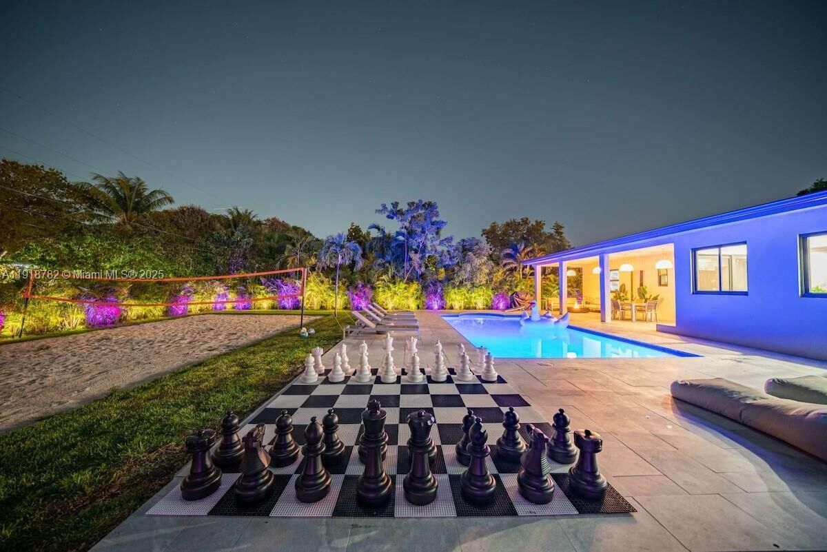 Property Photo:  305 NW 124th St  FL 33168 