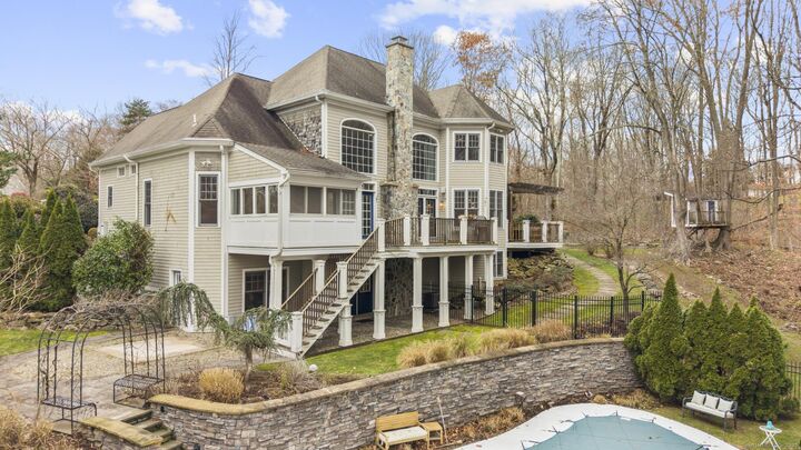 Property Photo:  13 Pond View Terrace  CT 06405 