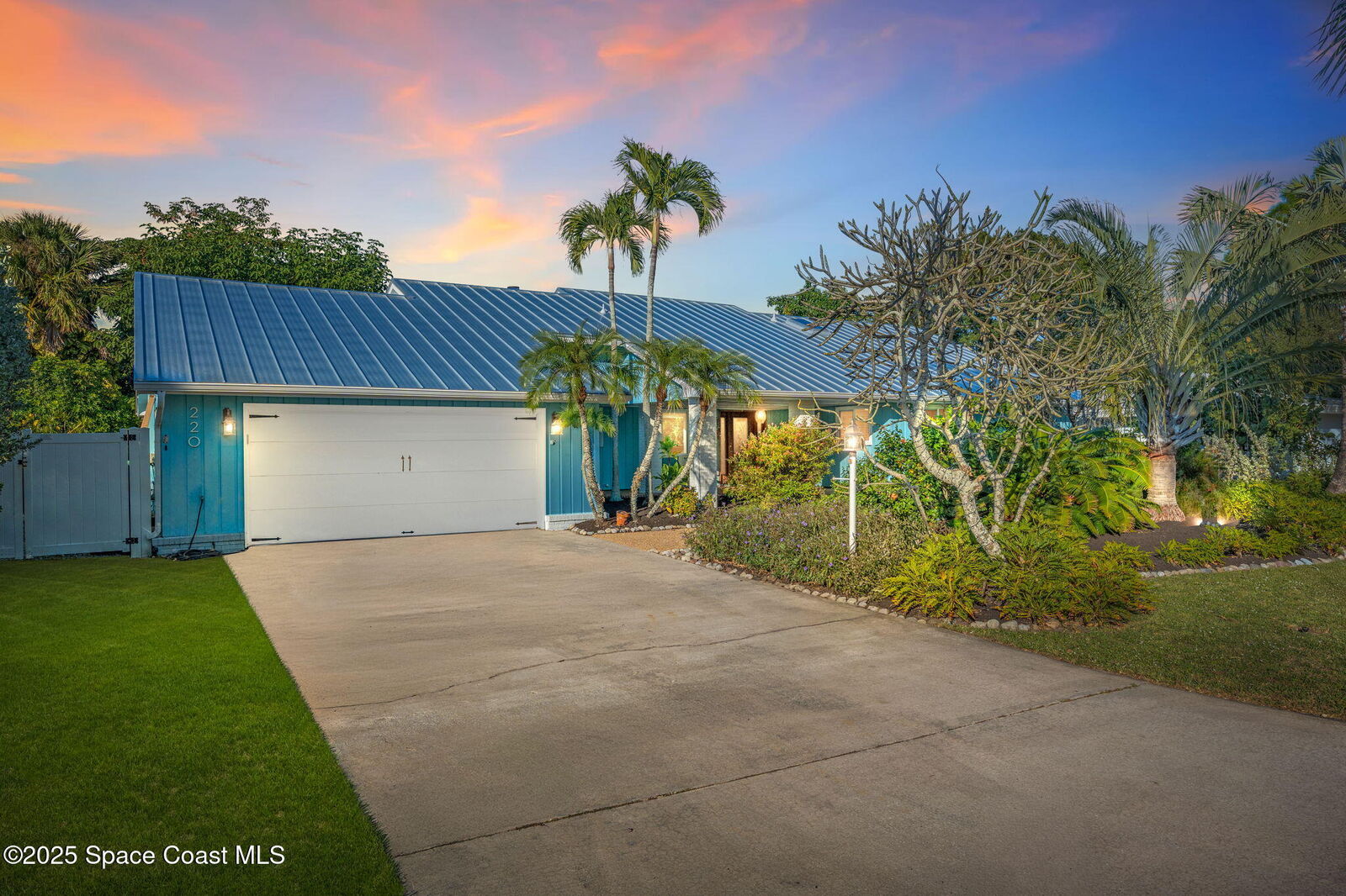 Property Photo:  220 Cocoa Avenue  FL 32903 