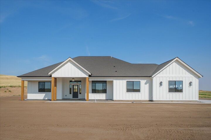 Property Photo: 15141 S Andrus Rd WA 99004