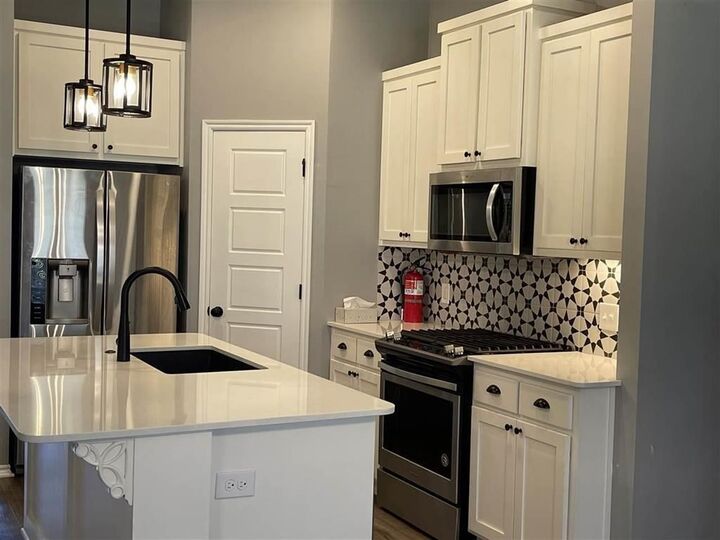 Property Photo:  1304 S Autry Street  OK 74074 