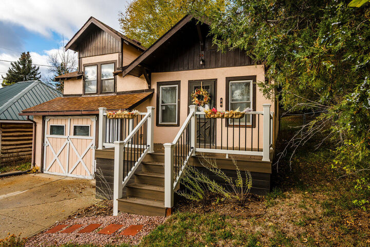 Property Photo:  36 N Elk Street  WY 82801 