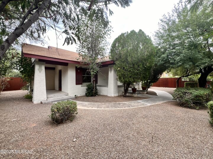 Property Photo: 525 S 4th Avenue AZ 85701
