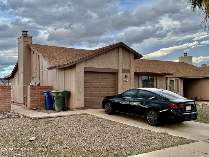 Property Photo:  5313 S Oakhaven Drive  AZ 85746 