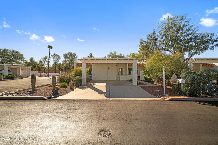 Property Photo: 4810 E Ft Lowell H AZ 85712