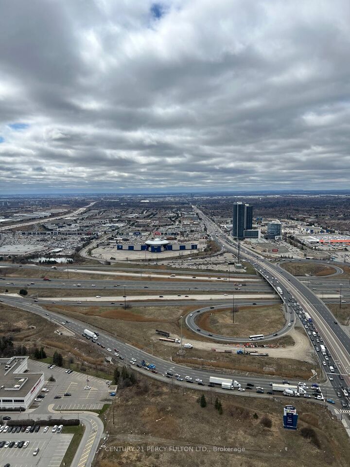 Photo de la propriété:  195 Commerce Street 5310  ON L4K 0P9 