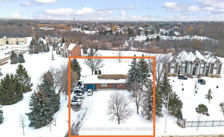 Property Photo: 3821 Countryside Drive ON L6P 0T5