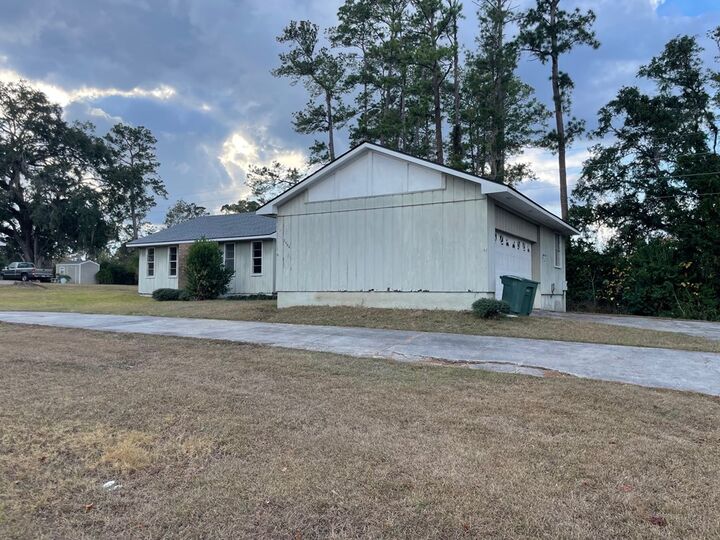 Property Photo:  2402 Gornto Rd  GA 31602 