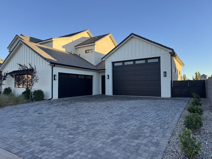 Property Photo:  624 E Pine St  UT 84780 