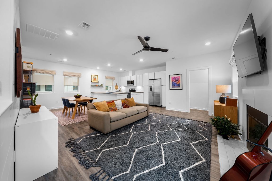 Property Photo: 5924 S Congress Avenue 112 TX 78745