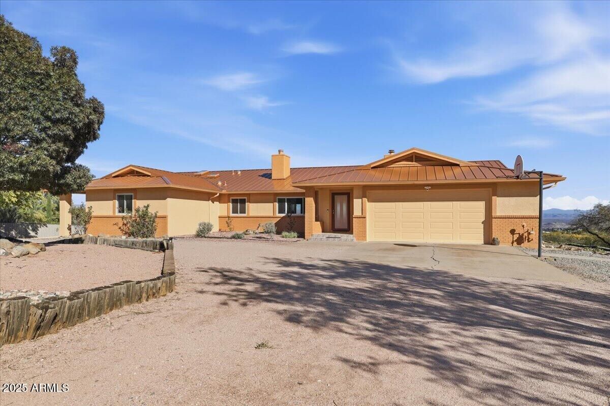 Property Photo:  902 Roberts Road  AZ 86324 