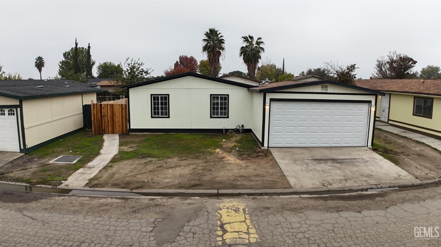 Property Photo: 499 Pacheco Road 127 CA 93307