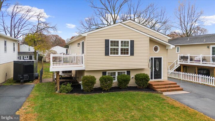Property Photo:  1609 Annapolis Drive  MD 21060 