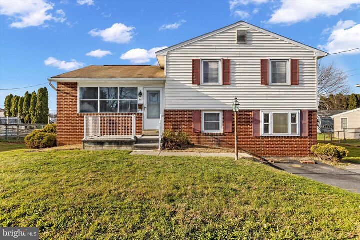 303 Brandy Lane  Mechanicsburg PA 17055 photo