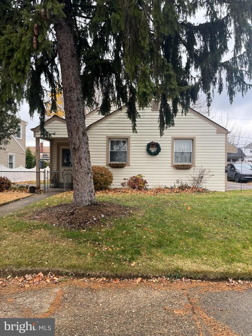 Property Photo:  9208 Exeter Road  PA 19114 