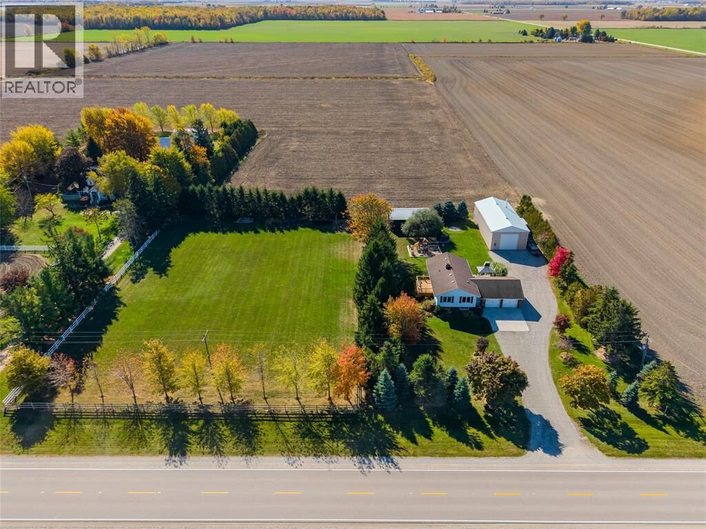 Photo de la propriété:  7155 Petrolia Line  ON N0N 1A0 