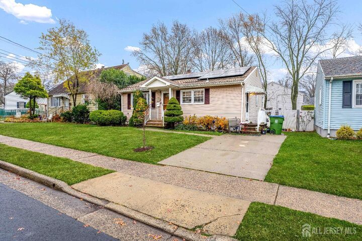 Property Photo:  152 Orange Street  NJ 08817 