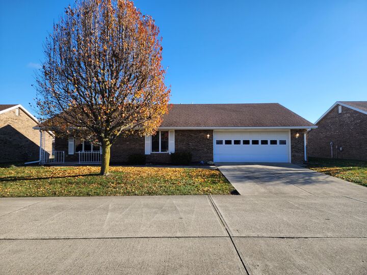 363 Harrington Drive  London OH 43140 photo