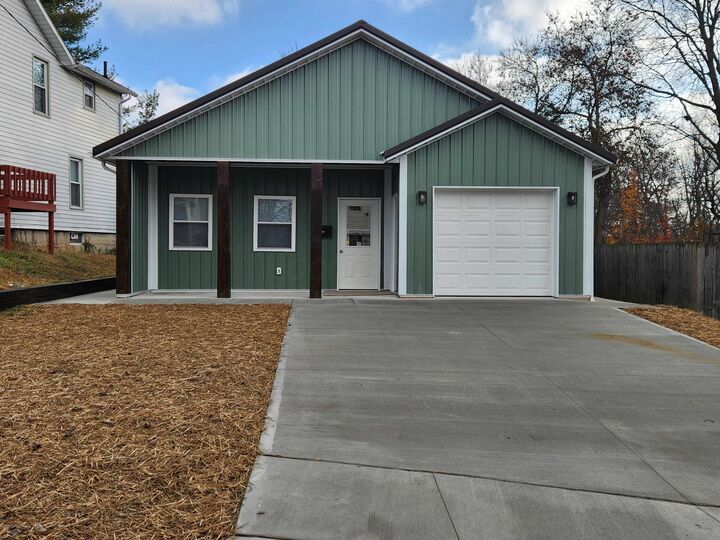 20 Bolen Avenue  Newark OH 43055 photo