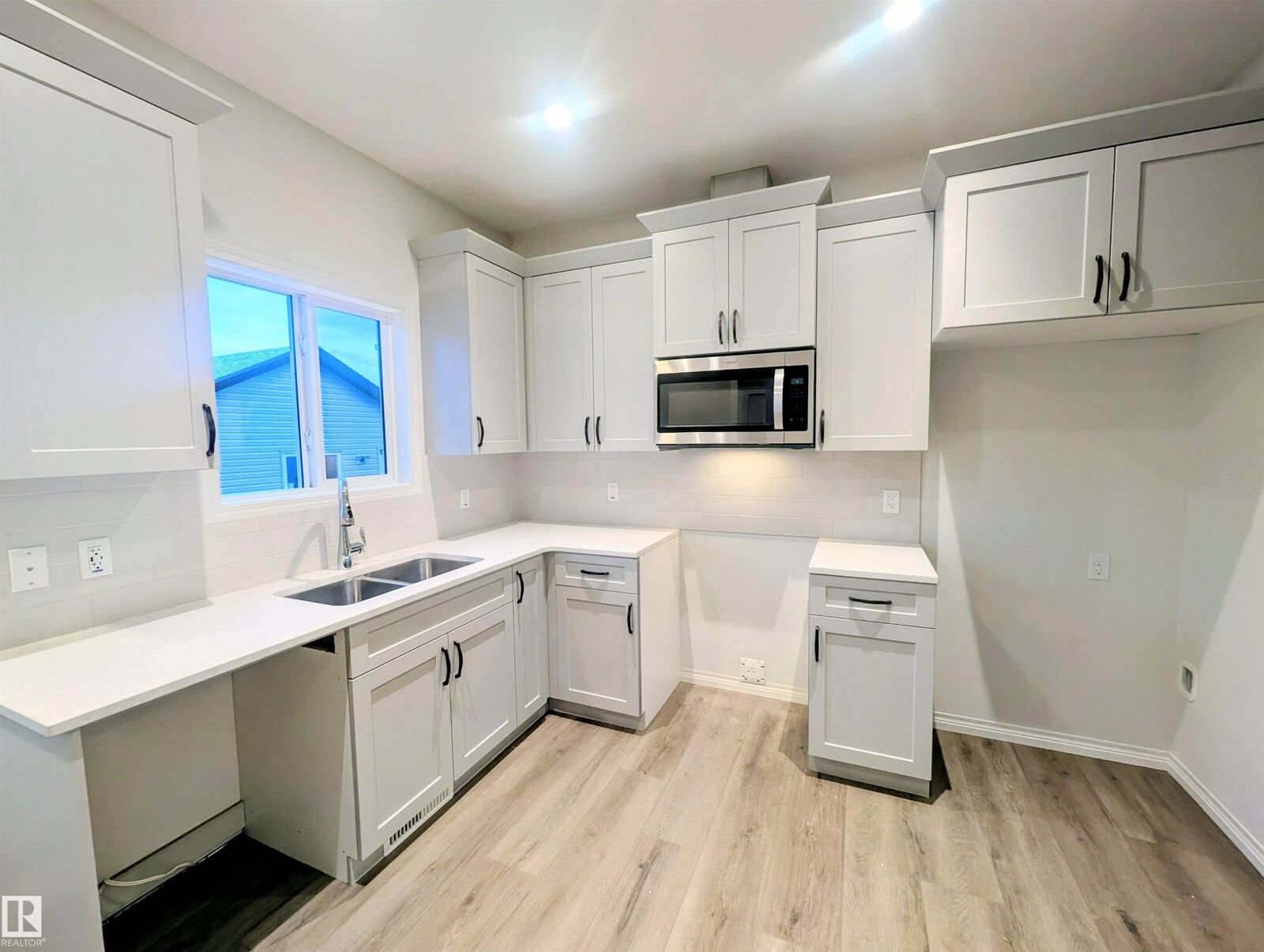 Property Photo:  90 Dansereau Way  AB T4X 3E2 