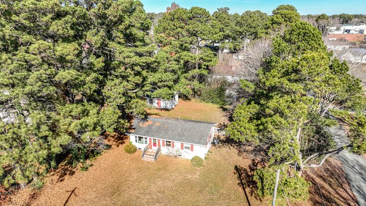 Property Photo: 11505 Holly Cir VA 23350