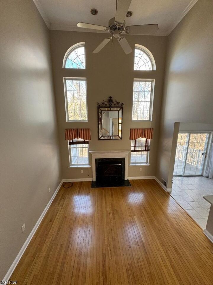 Property Photo:  10 Hopkinson Ct  NJ 07920 