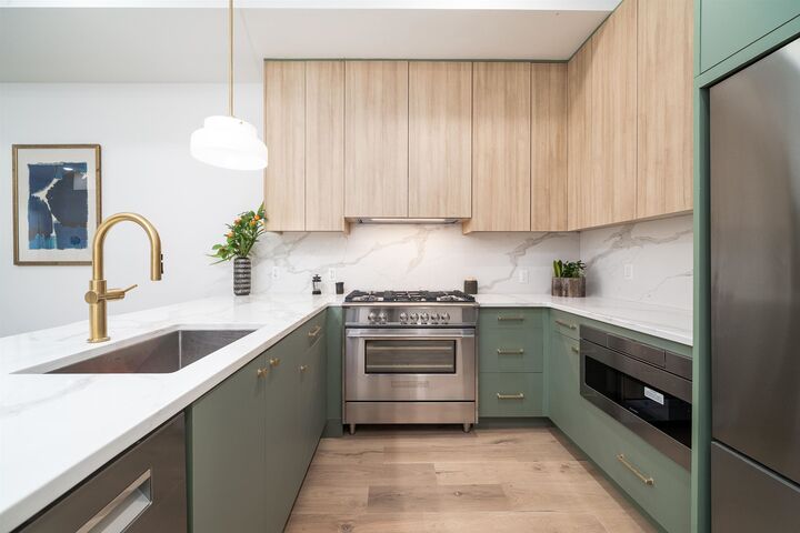 Property Photo:  100 Webster Ave 1  NJ 07307 