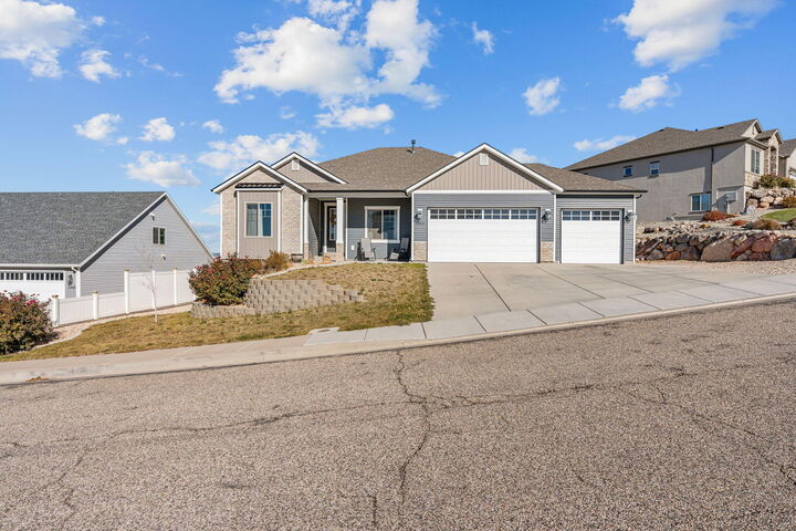 Property Photo: 3354 W Kingsbury Dr UT 84720