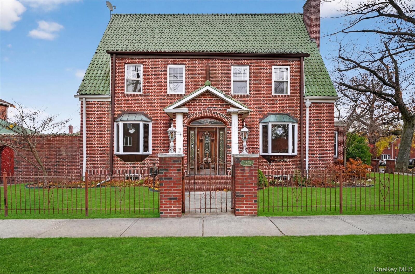 Property Photo: 2300 Gunther Avenue NY 10469