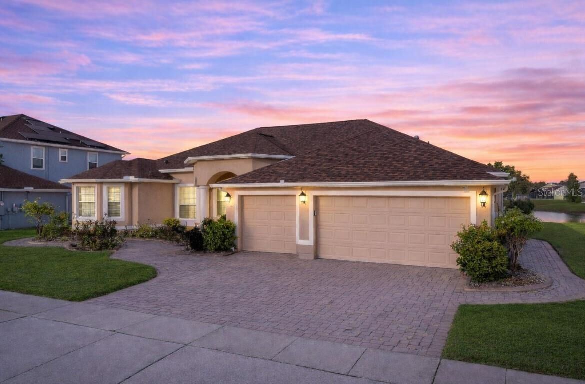 Property Photo:  2564 Chapala Drive  FL 34746 