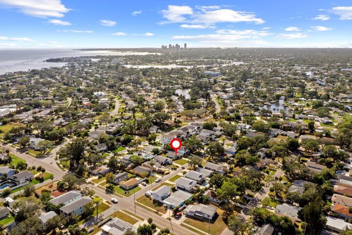 Property Photo:  1758 Maryland Avenue NE  FL 33703 