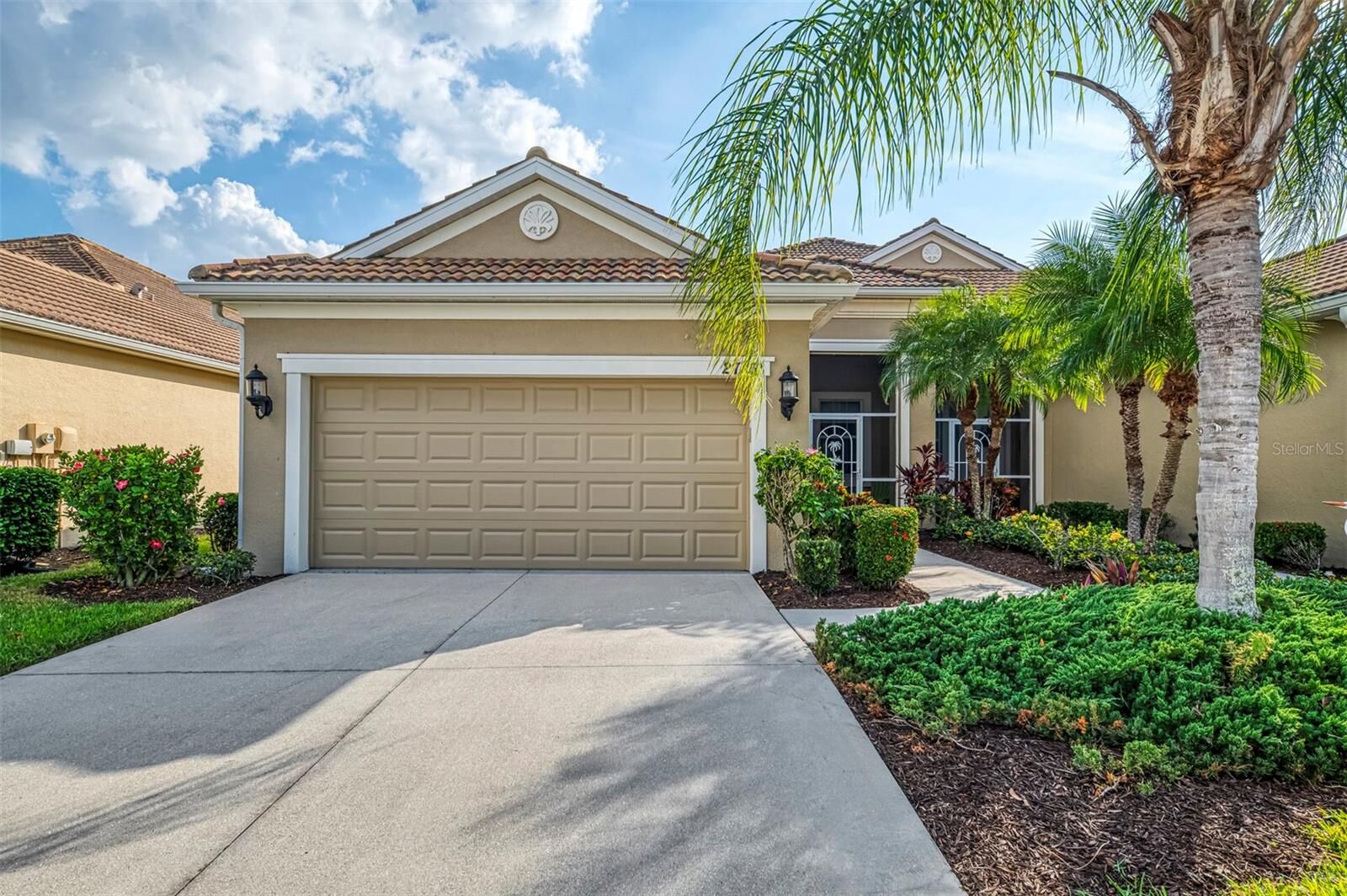 Property Photo: 27231 Ipswich Drive FL 34223