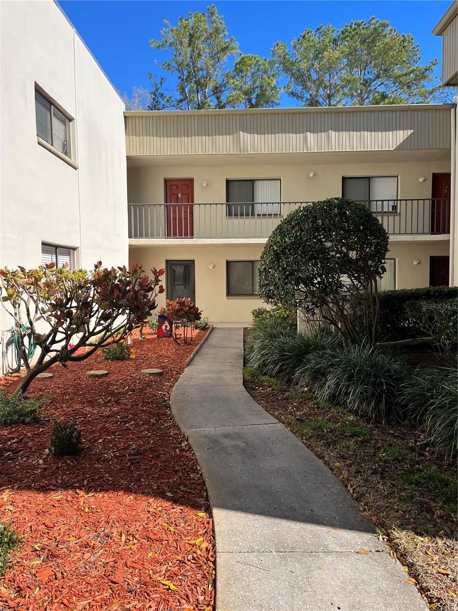 Property Photo:  3300 Fox Chase Circle N 226  FL 34683 
