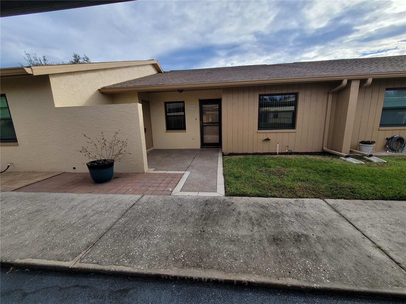 Property Photo:  6550 Teak Court  FL 33542 